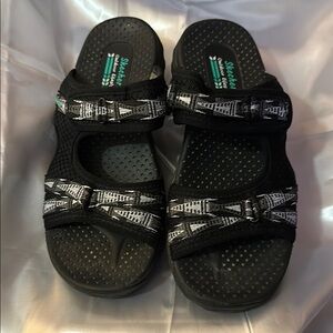 LIKE NEW SKETCHERS SLIDES FOR RUFF TERRAIN, GREAT BUY !